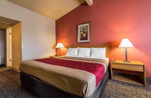 Brush Hotel | Rodeway Inn