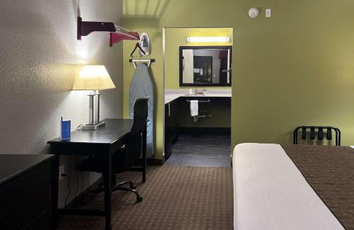 Dilley Hotel | Rodeway Inn