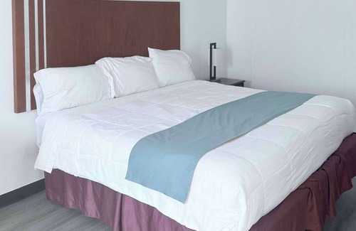 Enid Hotel | Rodeway Inn