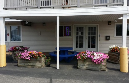 La Crosse Hotel | Rodeway Inn