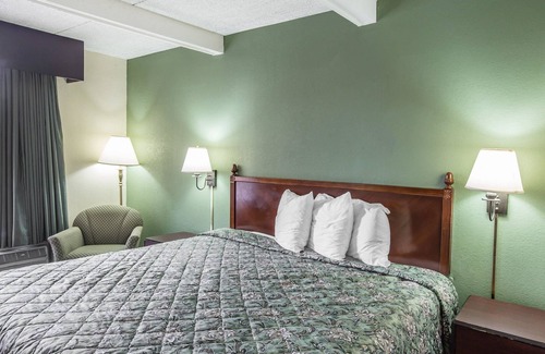 Laurens Hotel | Rodeway Inn