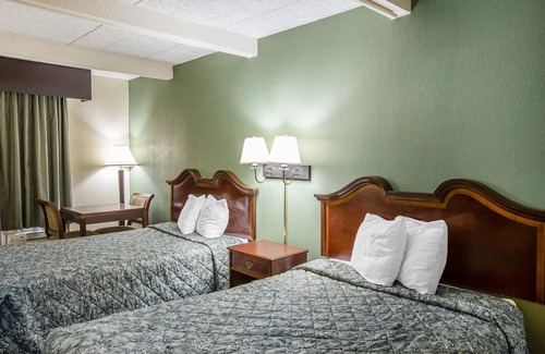 Laurens Hotel | Rodeway Inn