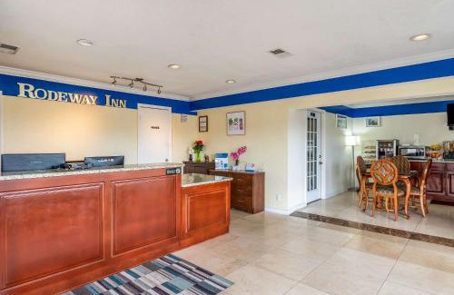 Bushnell Hotel | Rodeway Inn