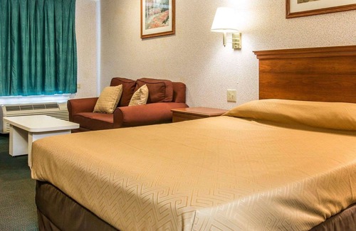 Madison Heights Hotel | Rodeway Inn
