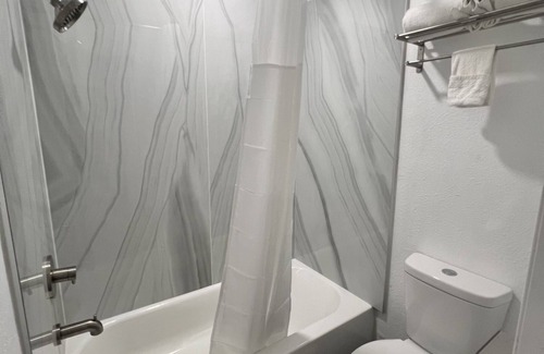 Mineola Hotel | Rodeway Inn