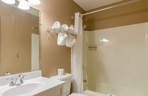Mitchell Hotel | Rodeway Inn