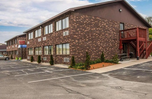 Muskegon Hotel | Rodeway Inn