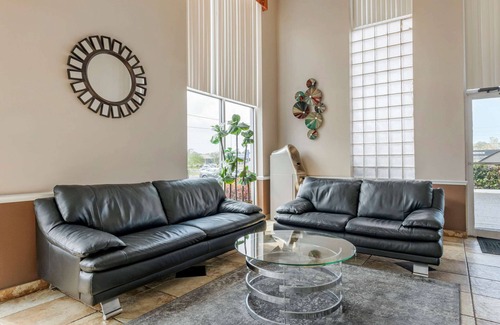 New Port Richey Hotel | Rodeway Inn