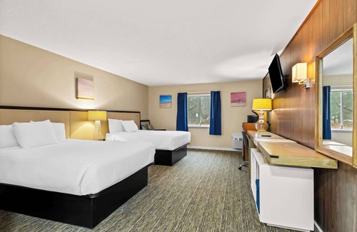 Oscoda Hotel | Rodeway Inn