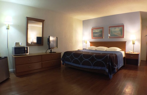 Webster Crossing Hotel | Rodeway Inn