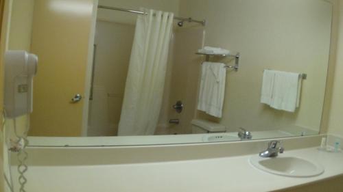 Wesley Chapel Hotel | Rodeway Inn