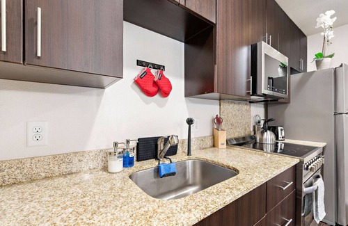 Prairie Village Apartment | ROE - 5 units · Lovely 5 in 1 units for large groups with parking