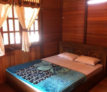 Mertoyudan Hotel | Roemah Kayu Saragan Syariah Magelang Mitra RedDoorz