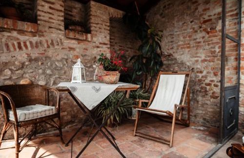 Magliano Alfieri House | Roero House