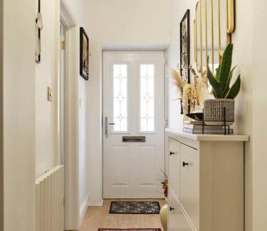 Maidstone Apartment | Rofennie Suite -Luxury ensuite room!
