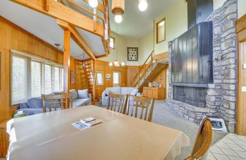 Garfield House | Rogers Cabin with Direct Access to Beaver Lake!