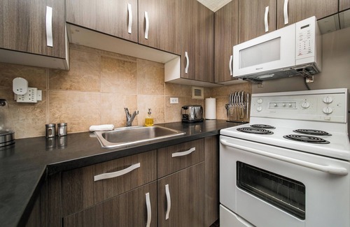 Downtown Edmonton Apartment | Rogers Place King Bed Studio in Downtown Edmonton