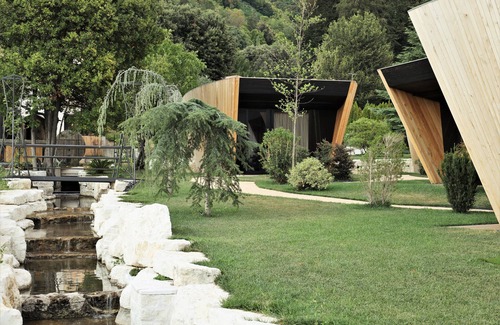 Valdobbiadene House | Roggia dei Cedri, a room surrounded by greenery in the heart of Valdobbiadene