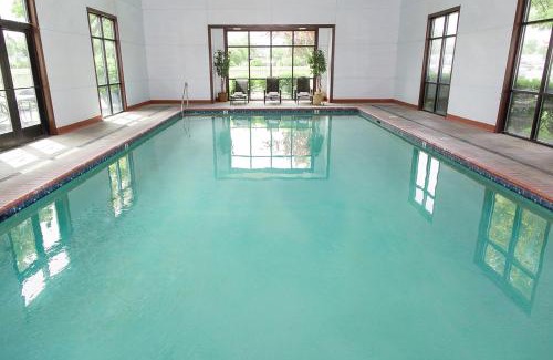 Medford Hotel | Rogue Regency Inn & Suites