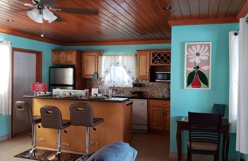 Nassau House | Rolleaway Peek Guesthouse
