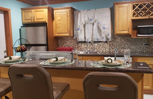 Nassau House | Rolleaway Peek Guesthouse
