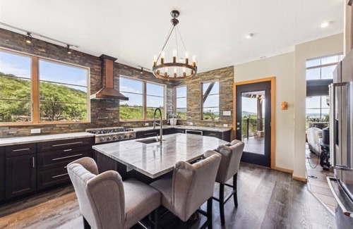 Lower Basin Lake Travis House | Rolling Hills Lake Travis Views 6 bedrooms 6 balconies Water Access