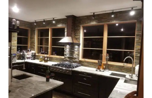 Comanche Trail House | Rolling Hills with Lake Travis Views, 6 bedrooms, 4 balconies