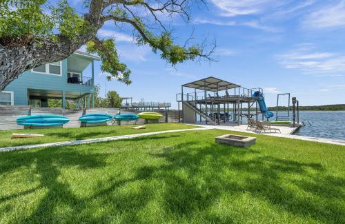 Kingsland House | Rolling Waves Haven Concierge Services Available