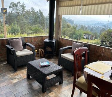 Chiquinquira Apartment | Romántica Cabaña con vista a la ciudad, 10 min del Centro