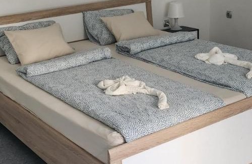 Erzsebetfalva Apartment | Rom Apartman