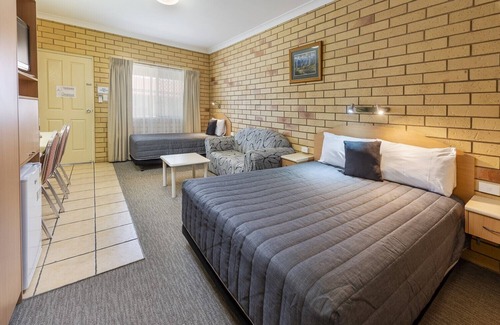 Roma Hotel | Roma Mid Town Motor Inn
