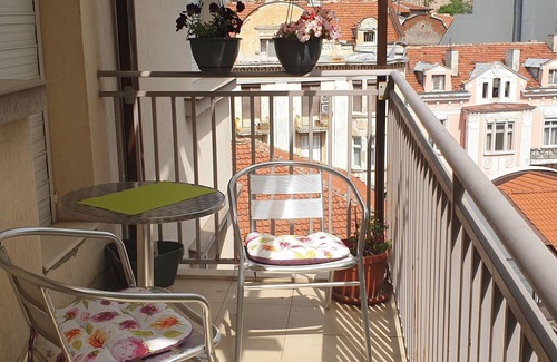Plovdiv Apartment | Roman Stadium Studio for 2