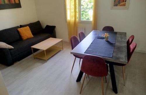 Petit-Palais-et-Cornemps Apartment | Romane et Rosé - Tarifs dégressifs