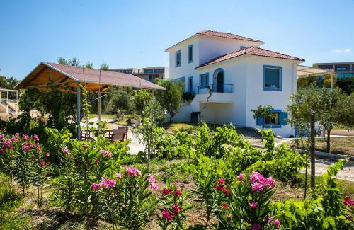 Kefalonia Apartment | Romanos Xi