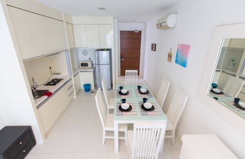 Golden Triangle Apartment | Romantic getaway sweet suite in towndown KLCC#5