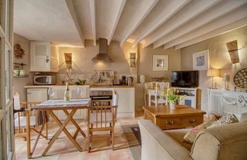Fornalutx Apartment | Romantic 1 bed with private patio overlooking orange grove