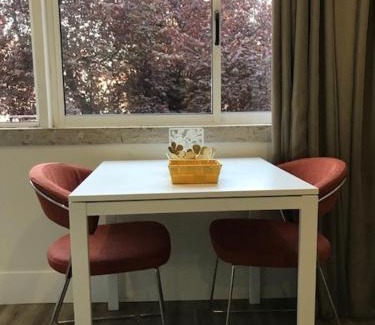 Sao Joao de Deus Apartment | Romantic 1 Bedroom Apartment at Roma Avenue - 1C