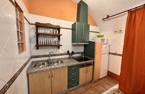 Benalua de Guadix Apartment | Romantic 1 bedroom cave for couples