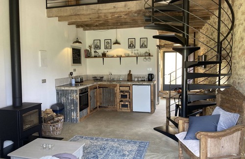 Marsales House | Romantic 1 bedroom loft apartment with pool, 5 min to Monpazier