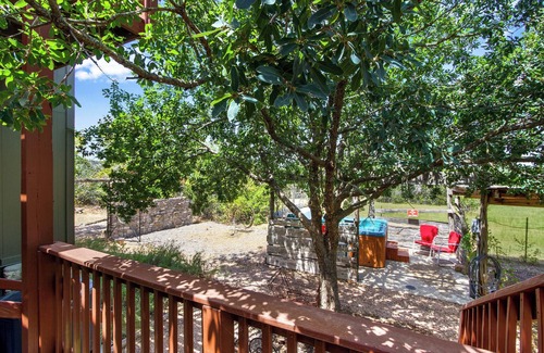 Dripping Springs Apartment | Romantic Adults-Only Suite w/Shared Hot Tub | 23 Acres of Serenity