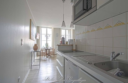 Honfleur Apartment | Romantic and comfy studio at the heart of Old Honfleur - Studio Les Coquillages ♥