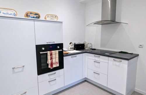 Verdun Apartment | Romantic apartment in Verdun with private parking