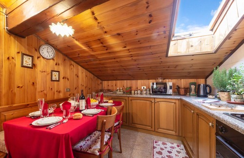 Lignod Apartment | Romantic attic 3.4 km from the Champoluc slopes