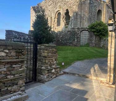 Bowes House | Romantic barn by the castle, Barnard Castle