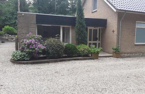 Bisselt House | Romantic Bungalow in Mook