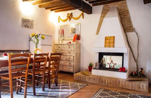 Monterotondo Marittimo Apartment | Romantic & Charming appartamento in centro storico Cuore di Toscana