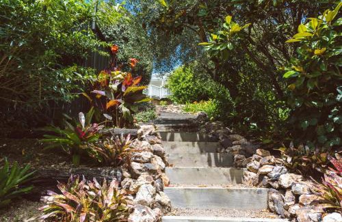 Waiheke Island House | Romantic Cottage Recommended by NZ Herald