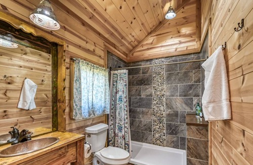 Fredericksburg Cabin | Romantic Country Cabin in the Texas Hill Country