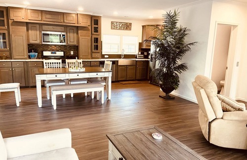 Galloway House | Romantic couples getaway large 2 person tub large out area to hangout and lounge