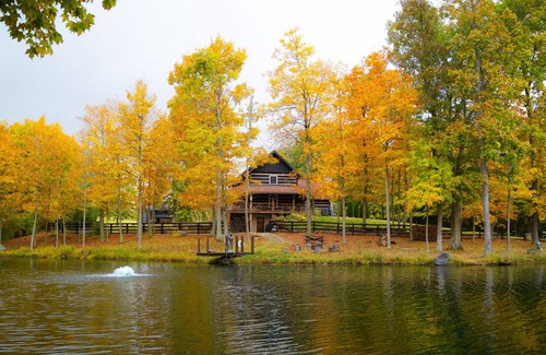 Lancaster Bed & Breakfast | Romantic, Cozy Bed & Breakfast with Spa, Private Bed and Bath!